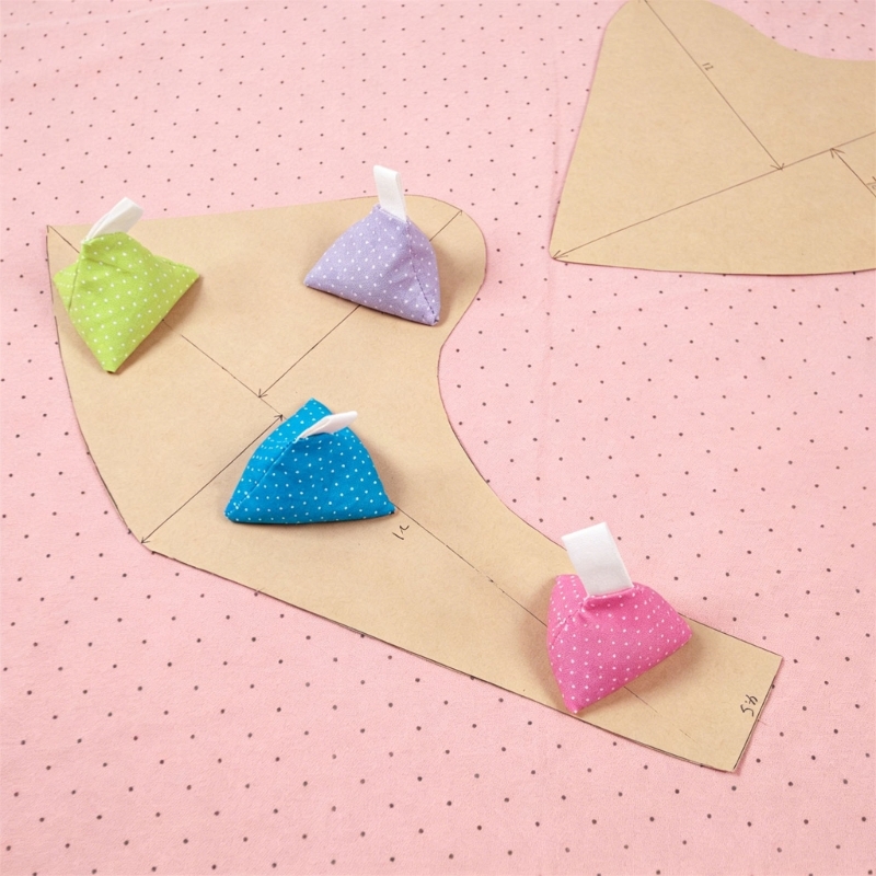 Fabric Weight Set - ชุดตุ้มน้ำหนักผ้าสามเหลี่ยม 4 ชิ้นพร้อมจุดสีสันสดใสสำหรับโครงการเย็บผ้าและควิลท์ 87HA