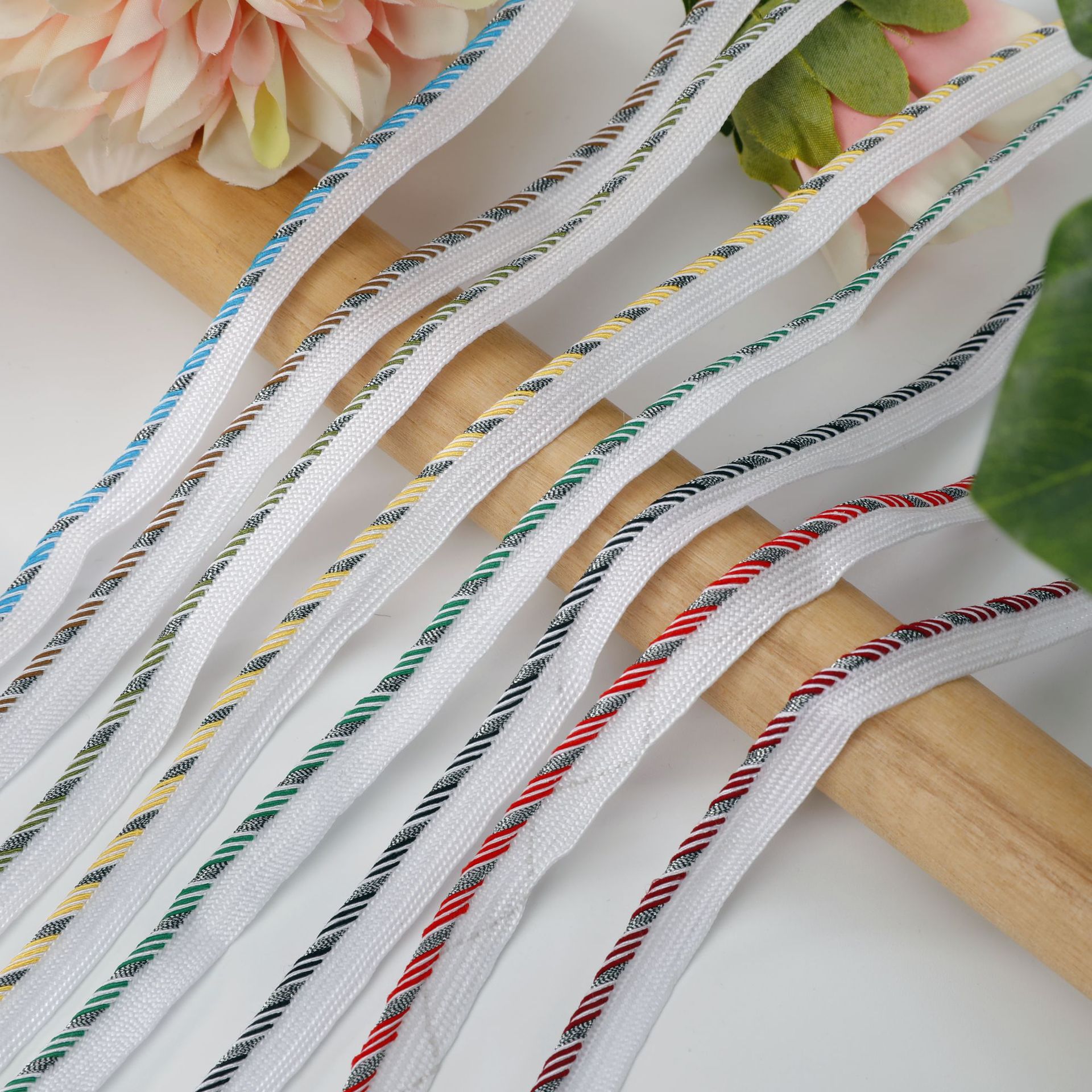 ริบบิ้นแต่งขอบเสื้อผ้าสีขาวพื้ - Sewing Thread In Textile บทวิจารณ์และราคา
